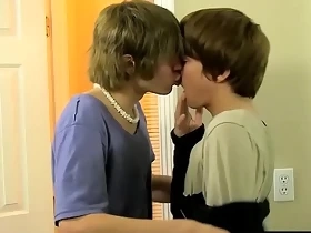 Super cute twink cums hard while getting his ass dicked